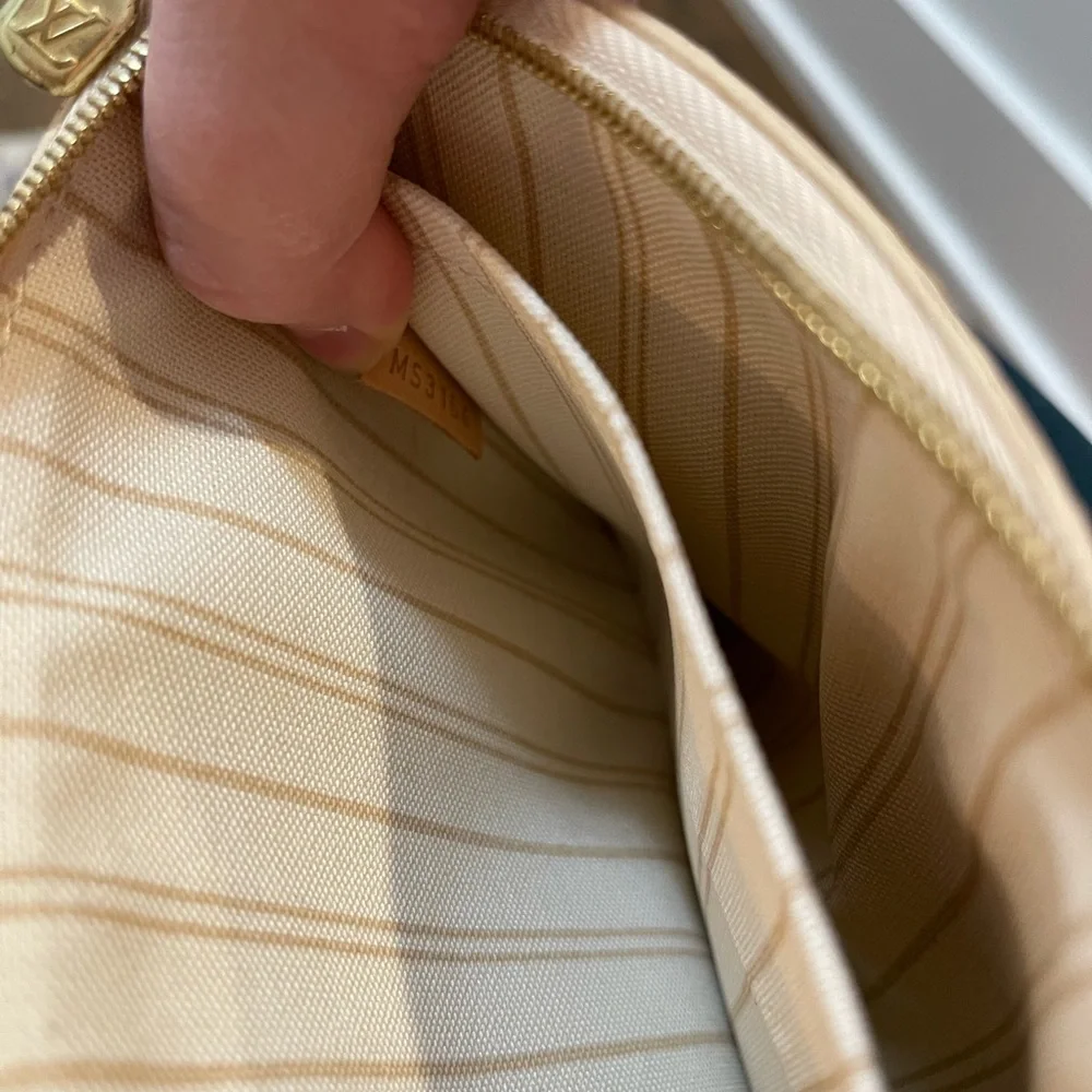 Louis Vuitton Neverfull w/ Pochette - Picture 6 of 11